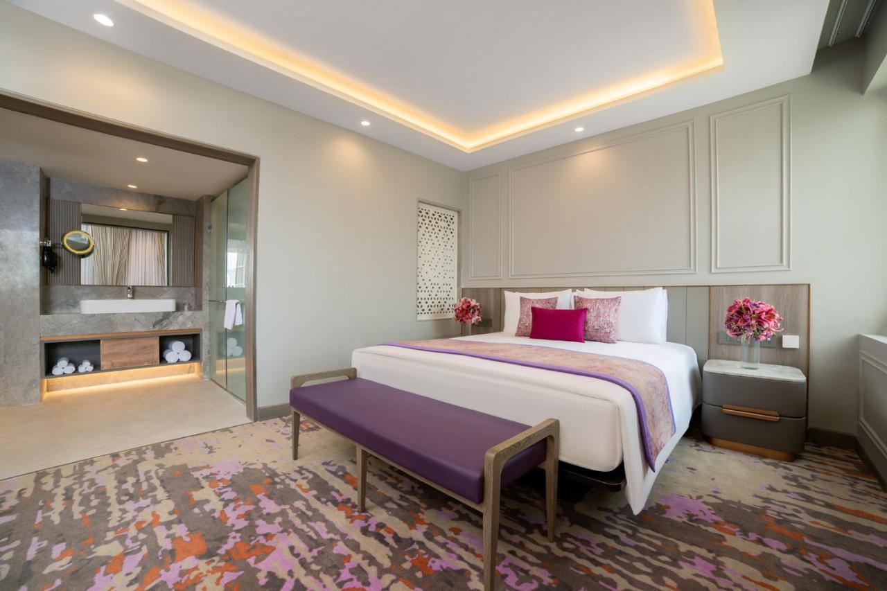 होटल Vivanta Sg Highway Ahmedabad