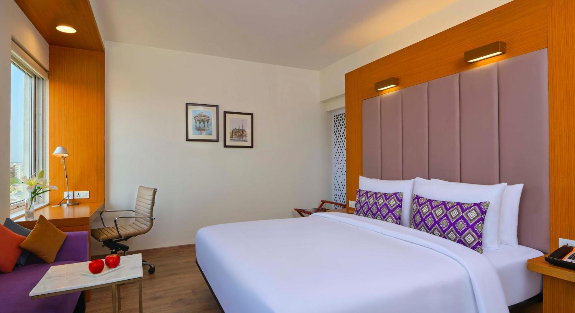 होटल Vivanta Sg Highway Ahmedabad